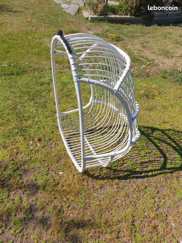 Fauteuil coque à suspendre (image 1)