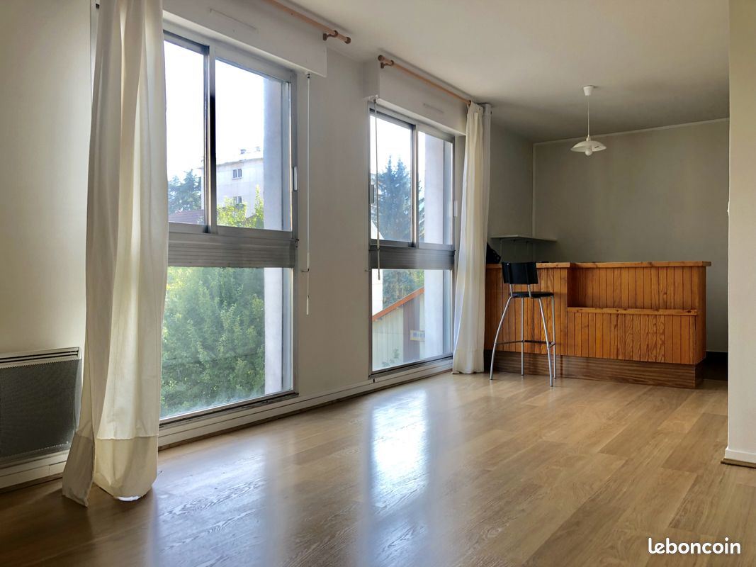 Appartement 1 pièce 29 m² · à Grenoble · 29 m² · 521 €