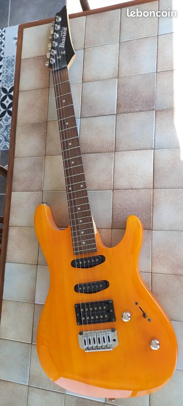 Guitare éléctrique IBANEZ GIO (image 1)