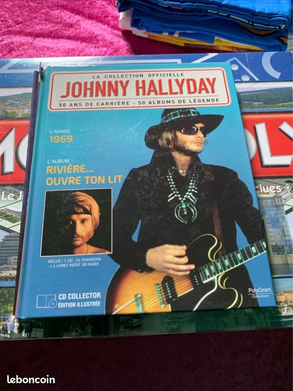 La Collection Officielle Johnny Hallyday Rivière Ouvre Ton LiCd En Bon État. Cd nickel par contre livret abîmé sur le haut de la reliure. Voir photos (image 1)