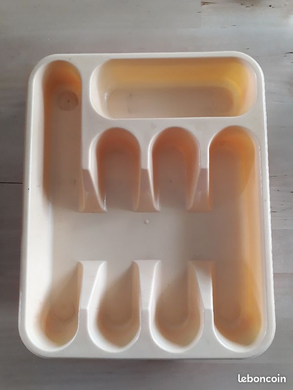 Range-couverts (image 1)