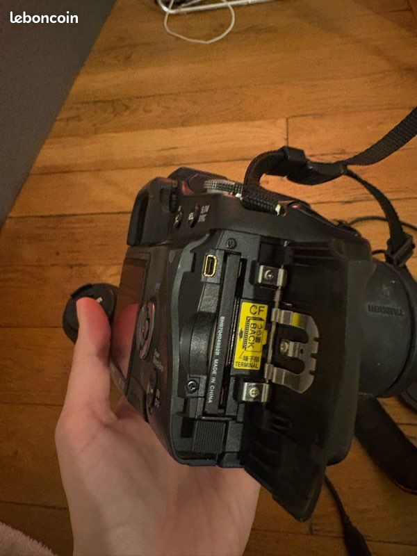 Pack Sony Alpha 100 + 2 objectifs + accessoires (image 13)