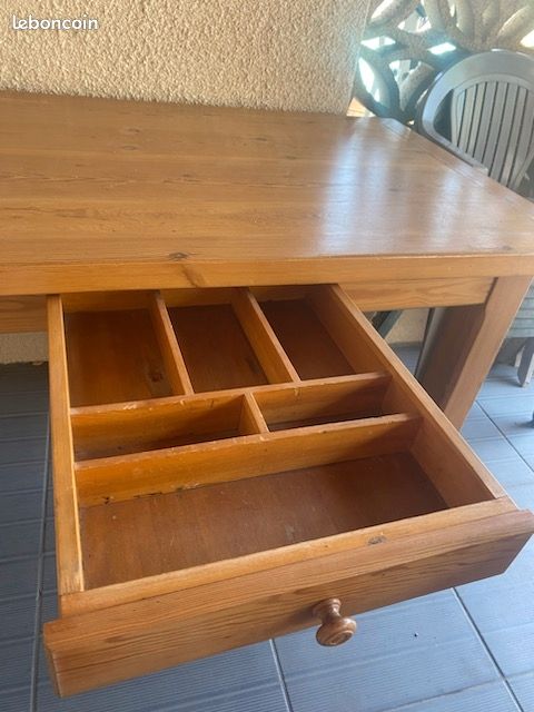 Table en pin massif (image 2)