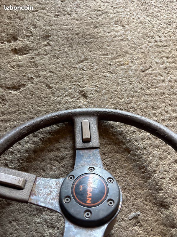 Volant 3 branche Marron Nissan Patrol K160 (image 2)