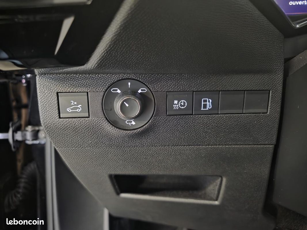 DS DS7 CROSSBACK DS7 E-Tense - 225 Rivoli (image 19)