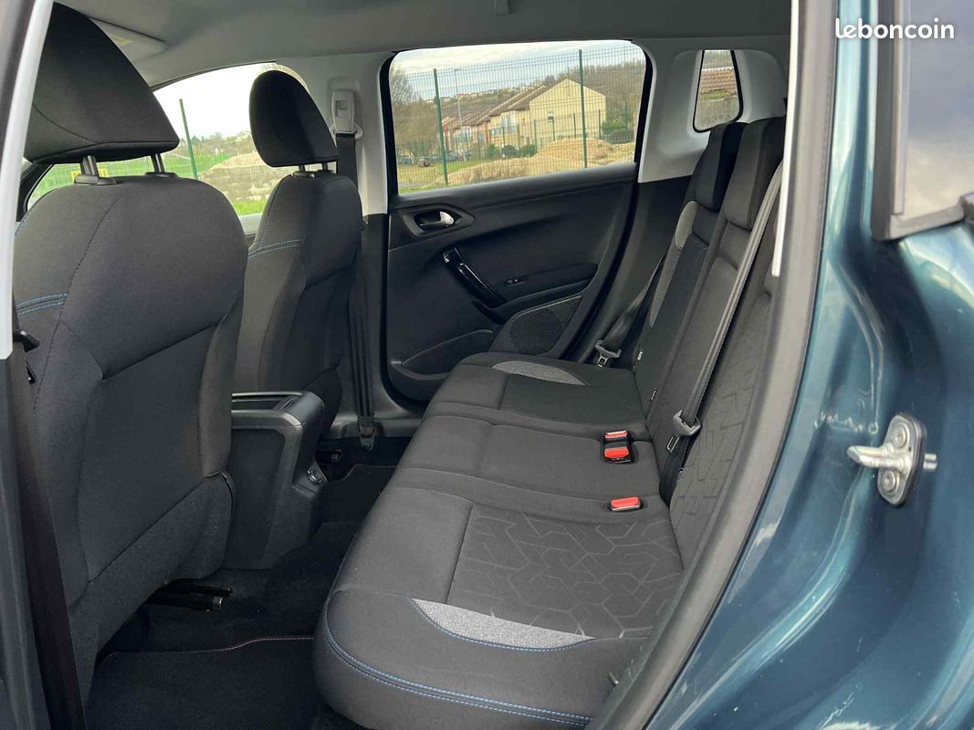 Peugeot 2008 1.5 BlueHDi 100ch E6.c Signature S&S BVM5 (image 13)