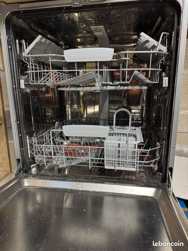Lave vaisselle hotpoint (image 2)