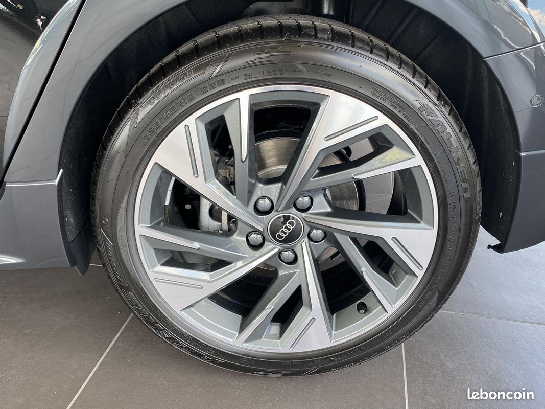 AUDI A3 Allstreet 40 TFSI e Hybride rechargeable 204 S tronic 6 Avus (image 11)
