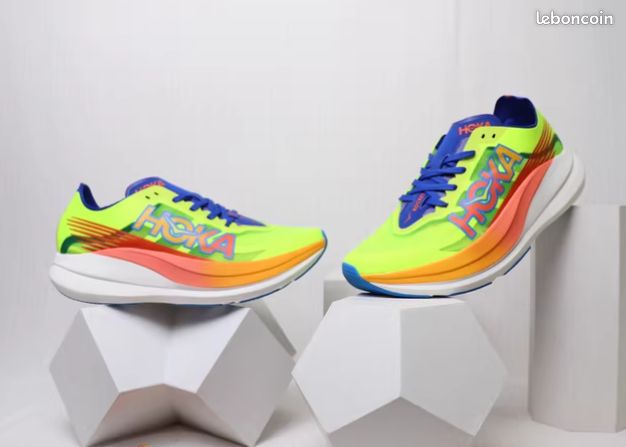 Hoka one one rocket x Taille 44 Chaussures