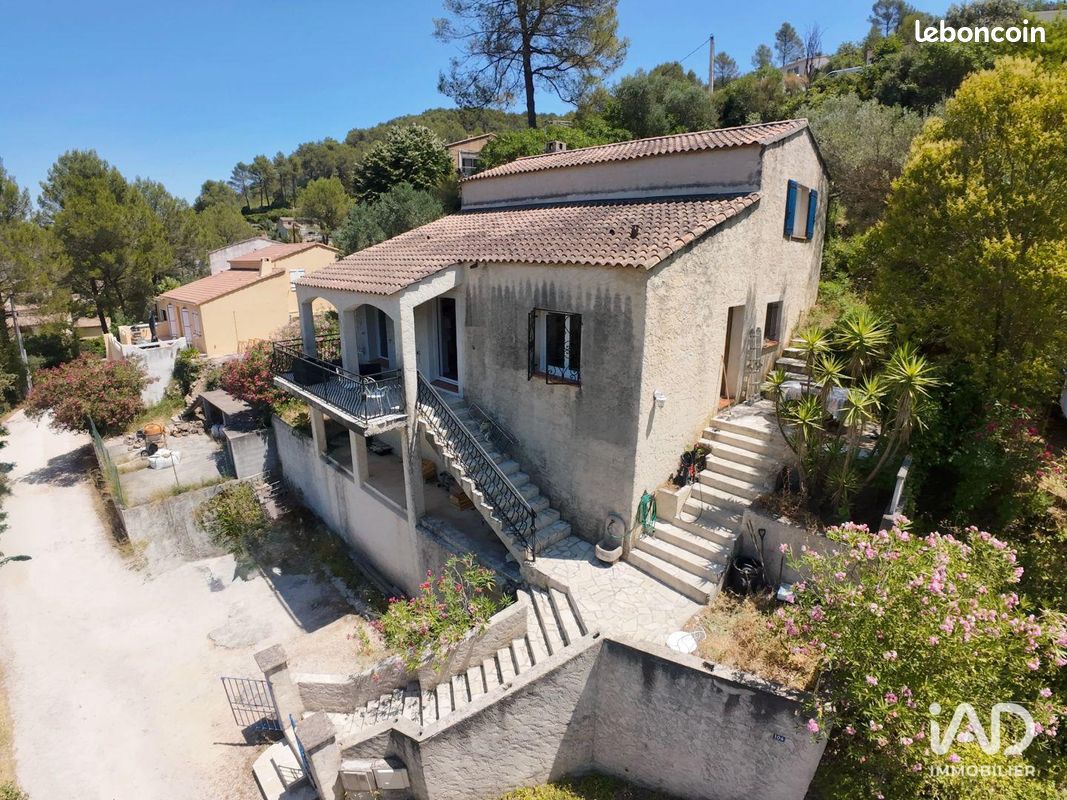 Maison 5 pièces 112 m² · à Solliès-Toucas · 112 m² · 348 000 €
