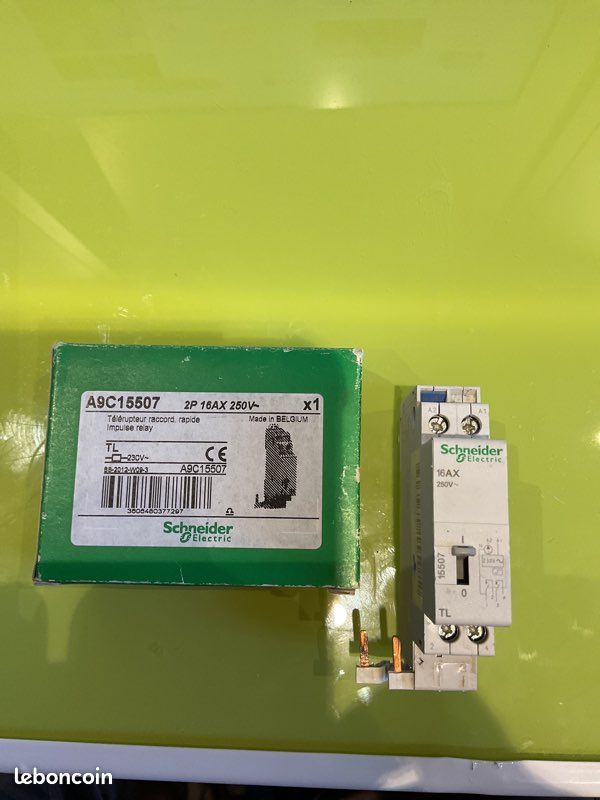 Télérupteur Merlin Gerin TL 16A 2 Pôles 250V - Modèle 15507 - Occasion Fonctionnel