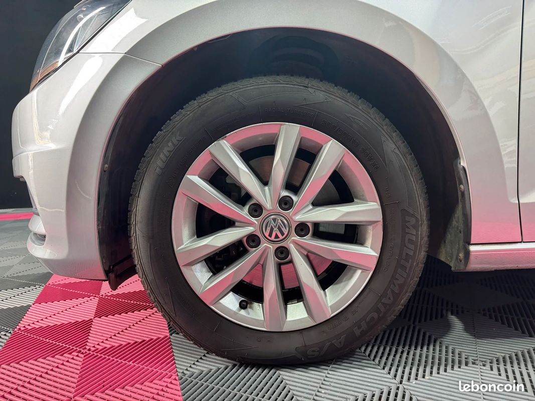 Volkswagen TOURAN 1.6 TDI 115cv DSG7 Confortline / Caméra de Recul / Régulateur de vitesse (image 13)
