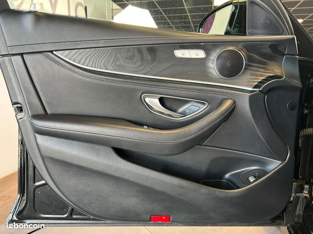 MERCEDES CLASSE E E 220 D - BVA 9G-Tronic BERLINE - AMG Line - TOIT OUVRANT - CAMERA 360 - ENTRETIEN COMPLET - 2EME (image 23)