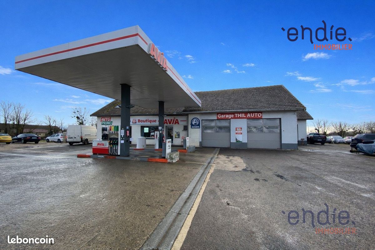 Parking 205 m² · à Chaussin · 205 m² · 275 000 €