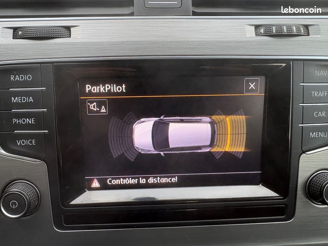 Volkswagen Golf 7 BLUEMOTION TECHNOLOGY 1.6 TDI 105ch, Distribution neuve, radar 360°, GPS (image 12)