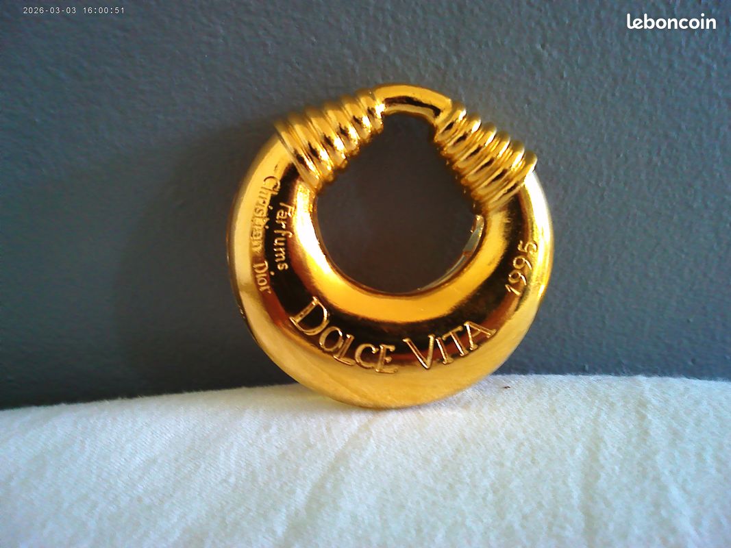 Pendentif Vintage Doré Dolce Vita - Gros Modèle 8x5.5 Cm, Occasion En Très Bon état