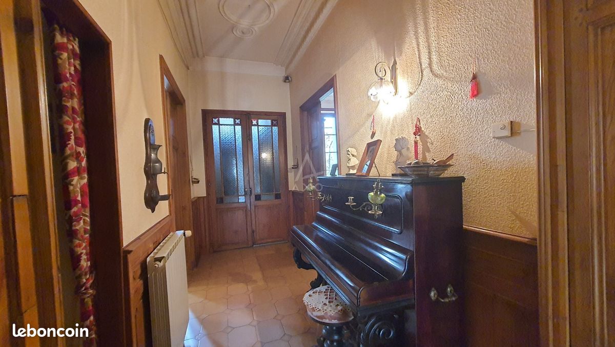 Maison 8 pièces 300 m² · à Montredon-des-Corbières · 300 m² · 655 000 €