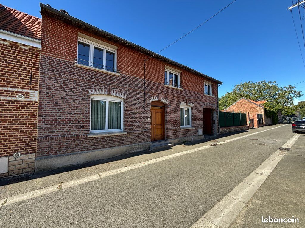 Maison 5 pièces 127 m² · à Solesmes · 127 m² · 147 000 €