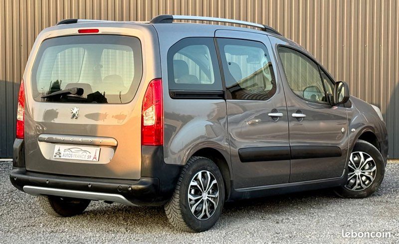 Peugeot Partner édition OUTDOOR/1,6 hdi 90cv/année 2010/220000kms/clim/trés propre (image 3)