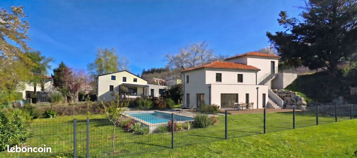 Maison 5 pièces 146 m² · à Clermont-Ferrand · 146 m² · 696 000 €