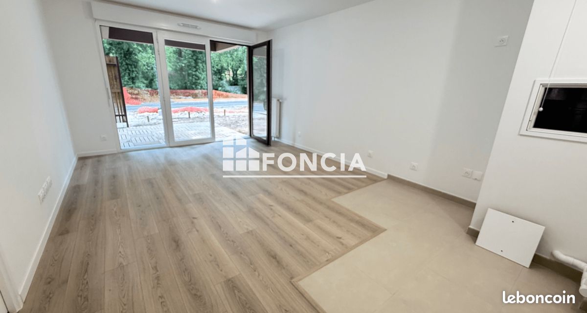 Appartement 2 pièces 44 m² · à Massy · 44 m² · 990 €