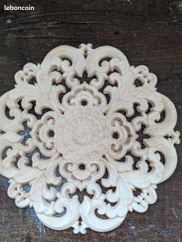 Panneau moulure décoratif en bois (image 1)