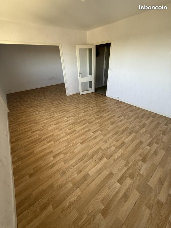 Appartement 5 pièces 79 m² · à Issoudun · 79 m² · 547 €/mois