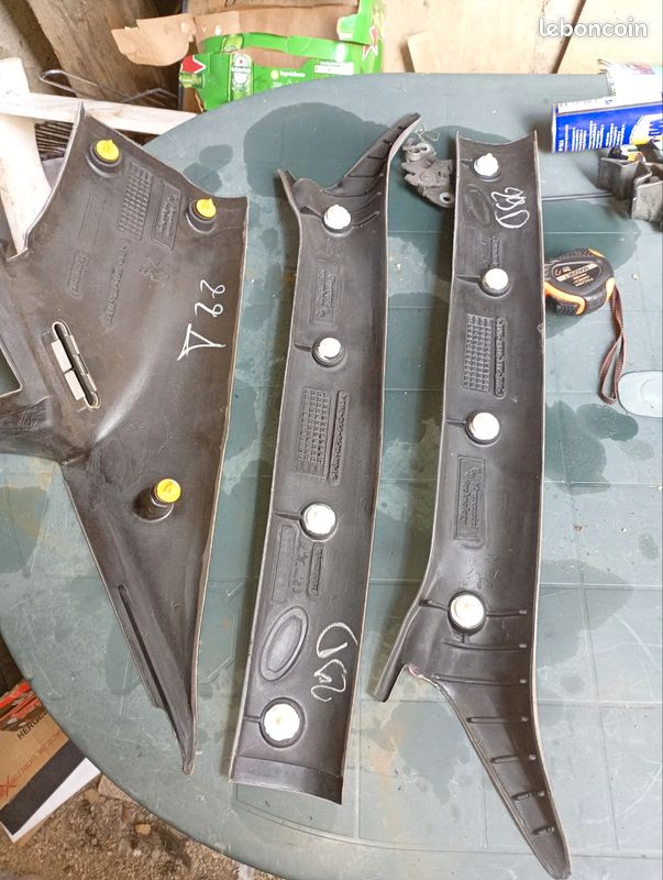 Garniture de montants Peugeot 406 coupe (image 2)