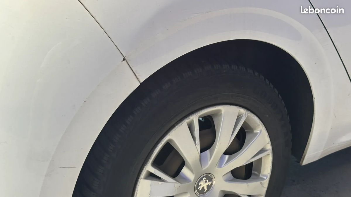 Peugeot 208 1.6 HDi 75ch Active - Carplay - Régulateur de vitesse - Idéal jeune permis (image 33)