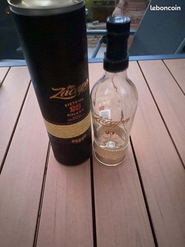 Lot Bouteilles whisky rhum avec et sans boîte vides (image 2)