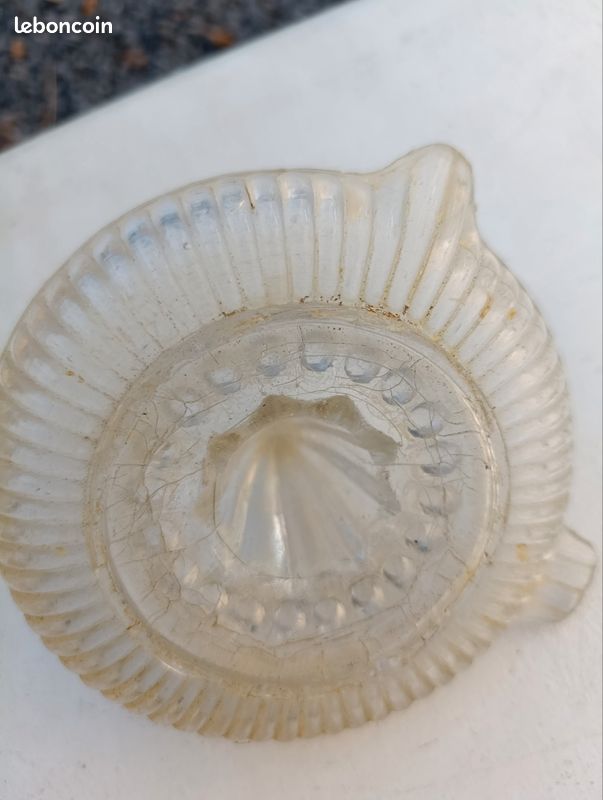 Presse-agrumes Vintage En Verre Moulé - Diamètre 14 Cm Avec Bec Verseur - Occasion Fonctionnel