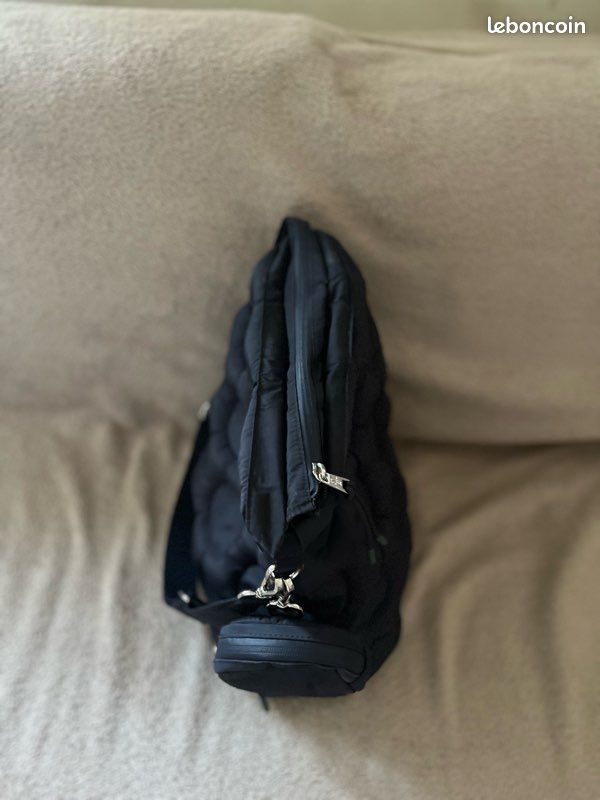 Sac lacoste bleu marine (image 3)