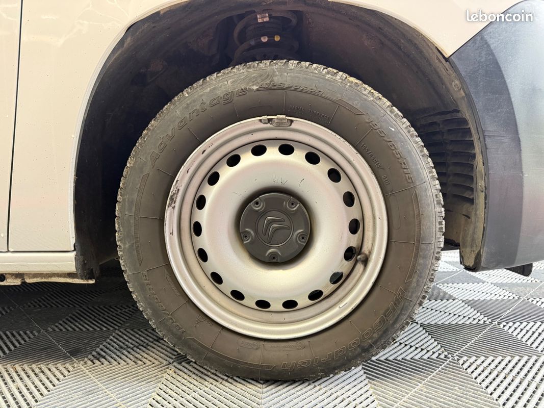 CITROEN BERLINGO Taille M BlueHDi 100 BVM Shine / ENTRETIEN COMPLET (image 19)