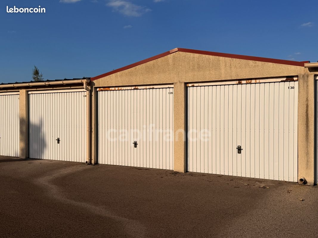 Parking 12 m² · à Margny-lès-Compiègne · 12 m² · 25 000 €