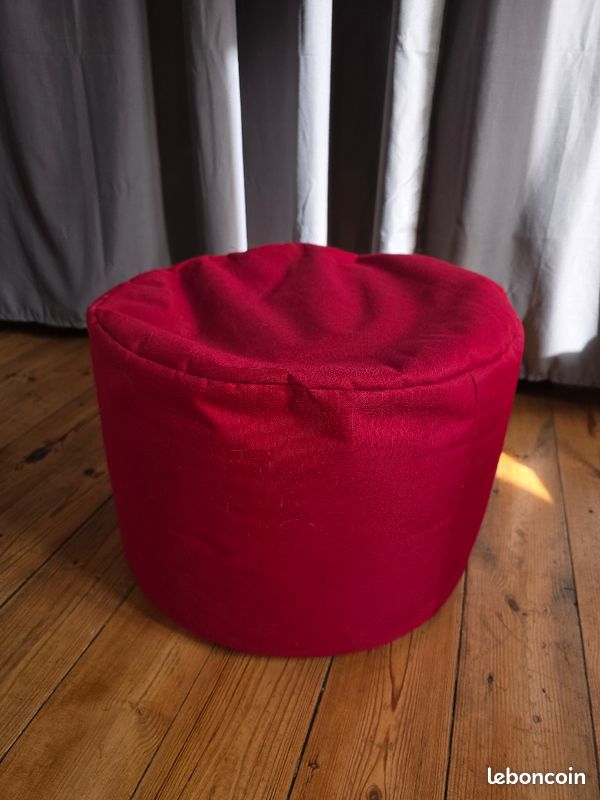 Pouf rouge (image 1)