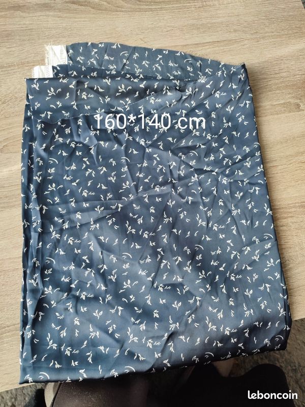 Soimoi Tissu En Viscose Chiffon Bleu Décor Floral Artistique Tissu Imprimé Au Mètre 42 Pouces De Large