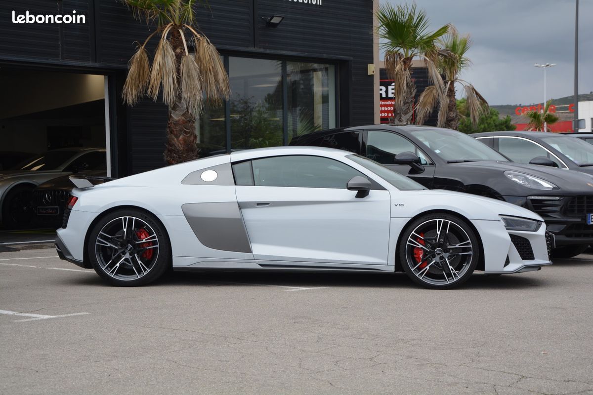 Audi R8 620 CV V10 Performance LOA 1 299 Euros Par mois Sièges Recaro Carbon Interieur et Moteur Gris Suzuka V 10 (image 2)