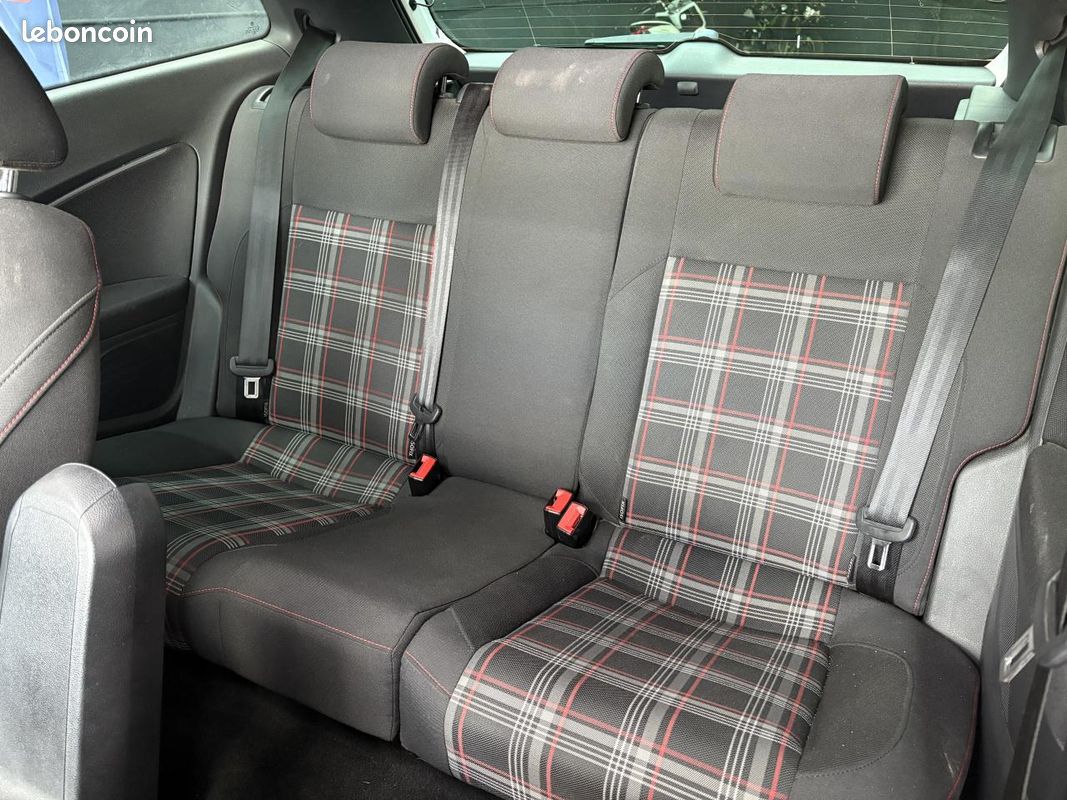 VOLKSWAGEN POLO 1.8 TSI 190 BLUEMOTION GTI ( toit ouvrant ) (image 14)