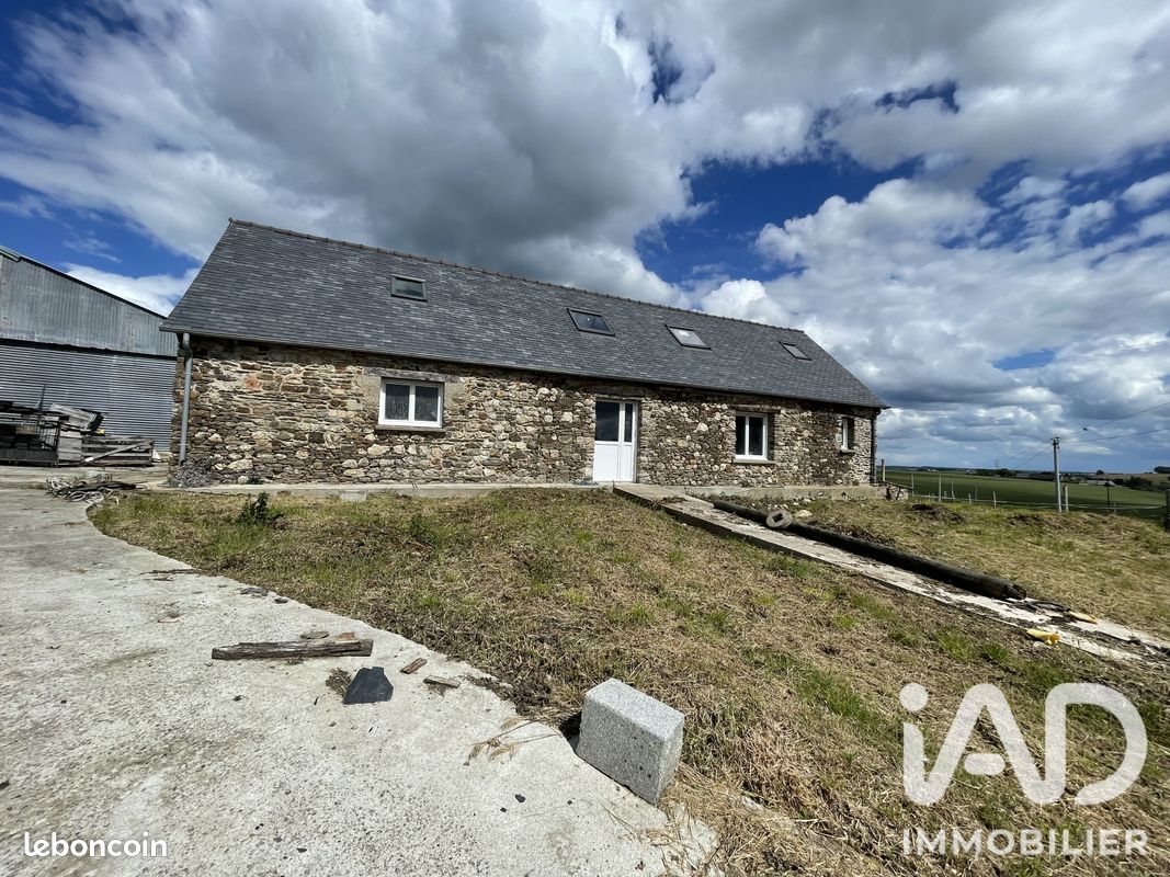 Maison 1 pièce 150 m² · à Saint-Caradec · 150 m² · 107 000 €