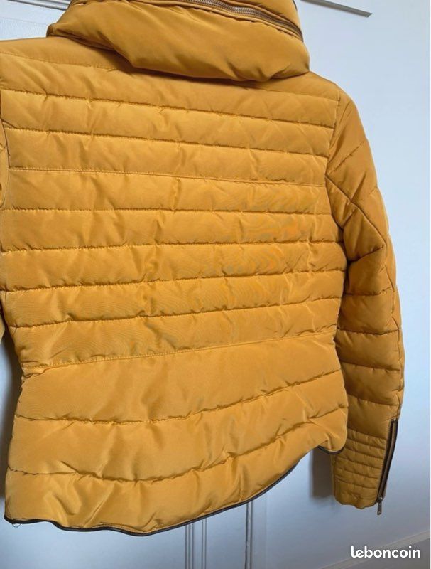 Doudoune courte jaune fourrure capuche Zara Taille M (image 7)