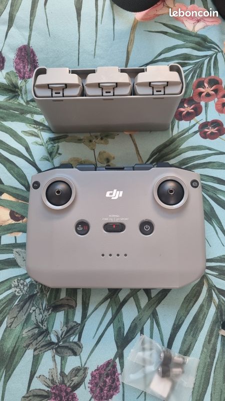 Drone DJI MINI 2 FLY MORE COMBO (image 1)