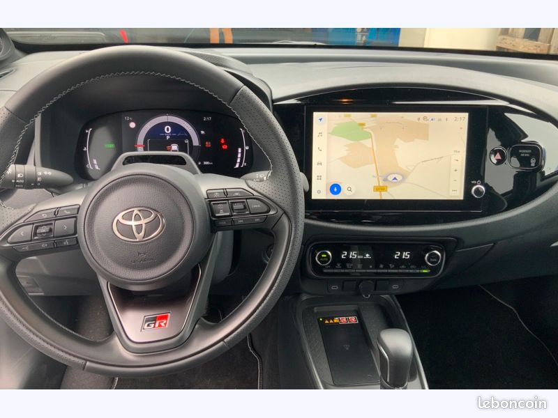 Toyota aygo x Hybride 116h GR Sport CROSSOVER SP (image 16)