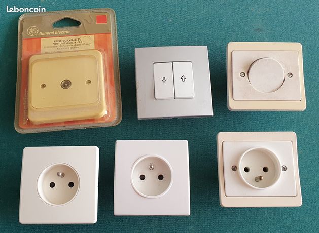 LOT MÉCANISMES INTERRUPTEURS / prises legrand chambord EUR 24,90 - FR
