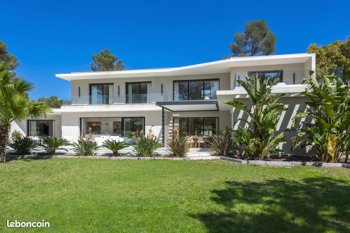 Maison 7 pièces 230 m² · à Saint-Raphaël · 230 m² · 2 050 000 €