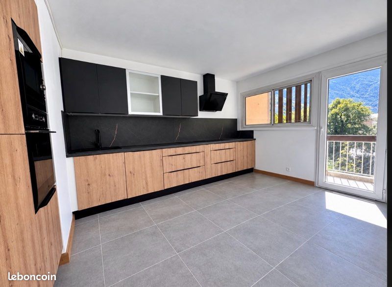 Appartement 5 pièces 94 m² · à Moûtiers · 94 m² · 300 000 €