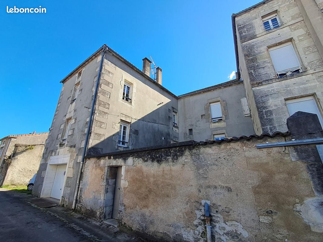 Immeuble 15 pièces 339 m² · à Jarnac · 339 m² · 419 000 €