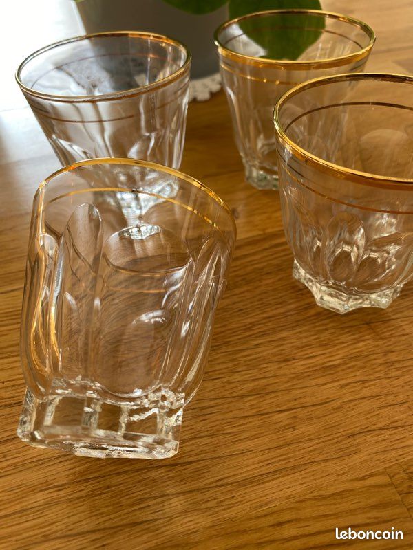 4 très beaux verres anciens (image 4)
