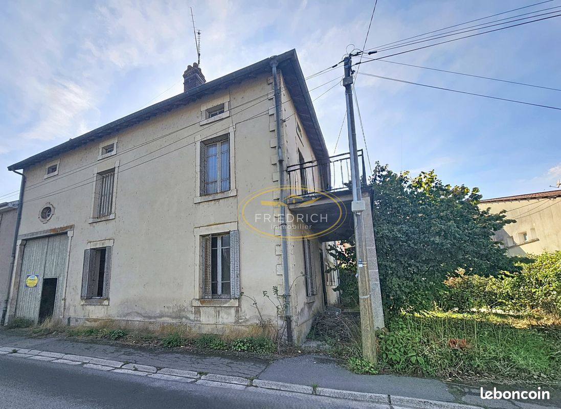 Maison 5 pièces 95 m² · à Lacroix-sur-Meuse · 95 m² · 44 500 €