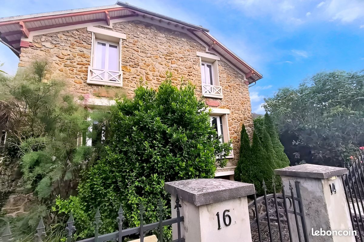 Maison 5 pièces 152 m² · à Villenoy · 152 m² · 355 000 €