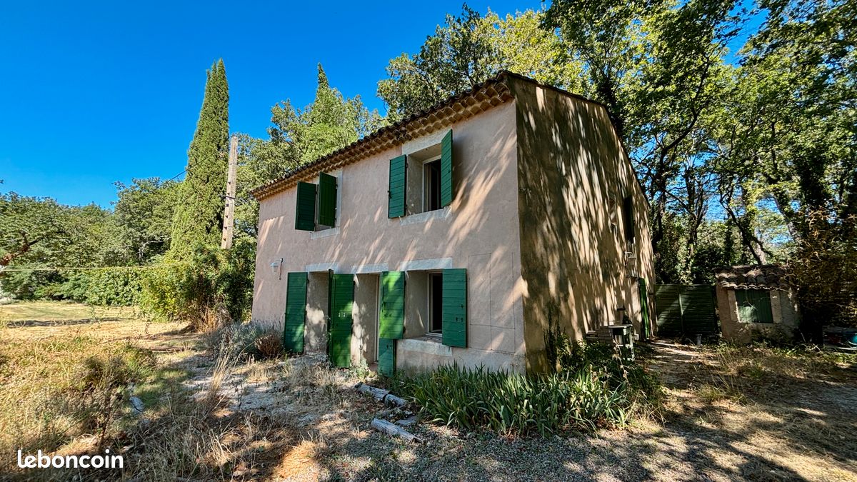 Maison 6 pièces 151 m² · à Eyguières · 150,6 m² · 550 000 €